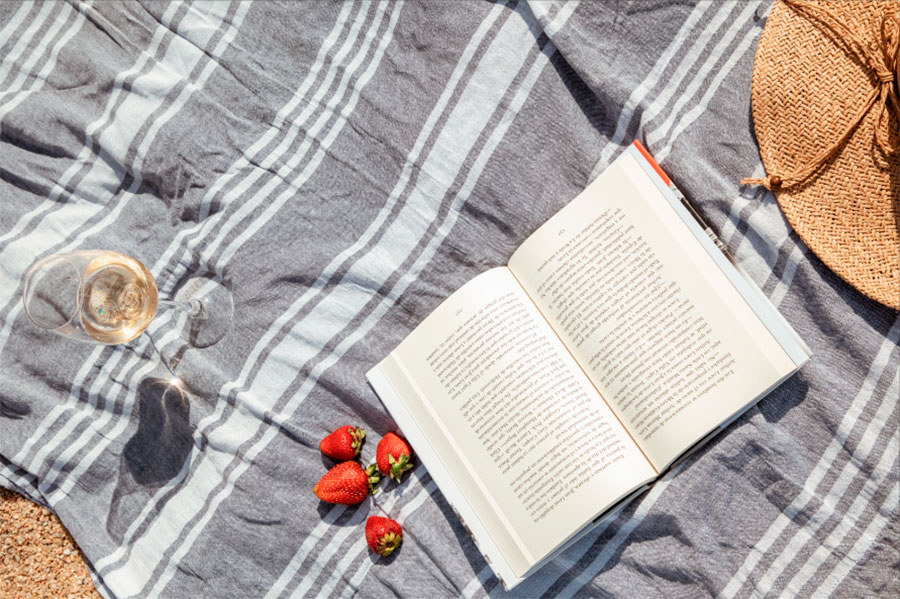 5 clàssics que són lectures perfectes per a l'estiu